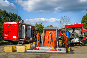 Zdjęcie specjalistycznych wozów strażackich