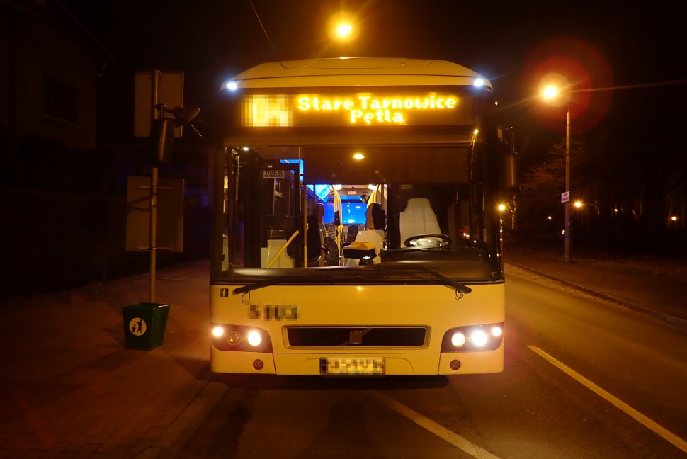 na fotografii widać autobus