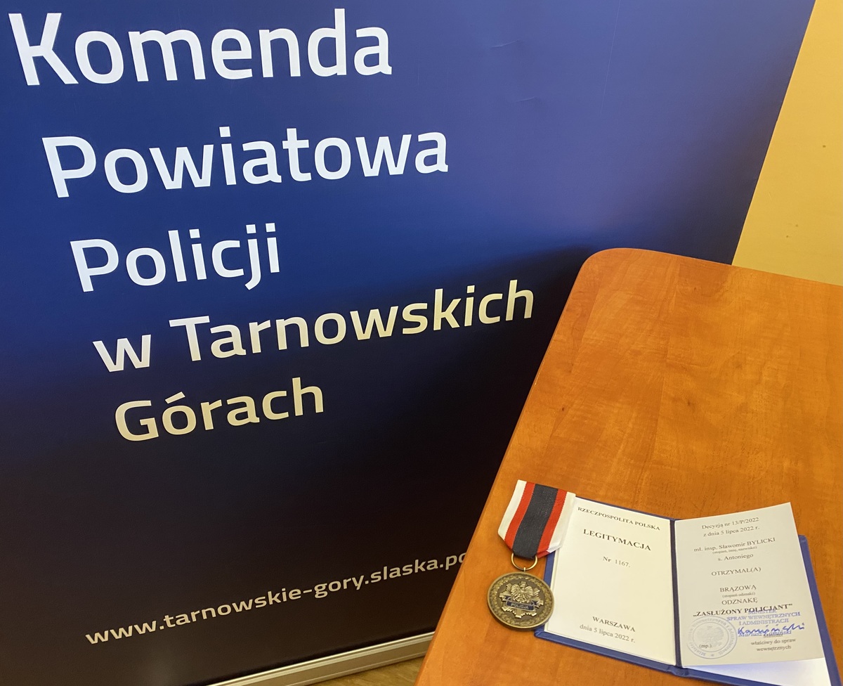 baner, medal i legitymacja