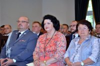 Na fotografii widać siedzących: Komendanta Wojewódzkiego Policji w Katowicach nadinsp. Krzysztofa Justyńskiego, Posłankę na Sejm RP Barbarę Dziuk oraz Senator RP Marię Pańczyk-Pozdziej.