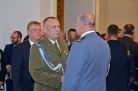 Na fotografii widać  Komendanta Powiatowego Policji w Tarnowskich Górach mł. insp. Krzysztofa Hajdę oraz Komendanta WKU w Gliwicach.