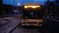 przód autobusu miejskiego, widać uszkodzony zderzak od strony kierowcy