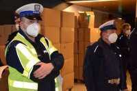 Na zdjęciu widać dwóch policjantów z Wydziału Ruchu Drogowego.