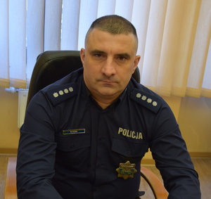 Komendant Komisariatu Policji w Pyrzowicach nadkomisarz Marcin Kozieł