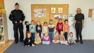 mundurowi podczas spotkań z najmłodszymi