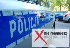 napis policja i baner akcji &quot;nie reagujesz akceptujesz&quot;