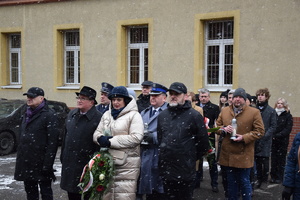 na zdjęciu delegacje kwiatowe