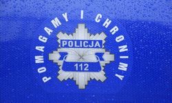 logo policji z napisem pomagamy i chronimy