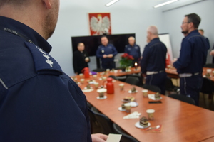 Na zdjęciu policjanci w trakcie uroczystości