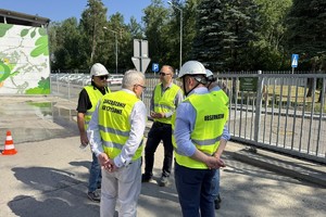na zdjęciu obserwatorzy ćwiczeń