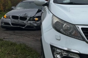 na zdjęciu samochody