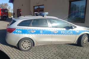 na zdjęciu radiowóz