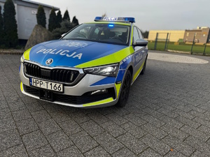 na zdjęciu radiowóz