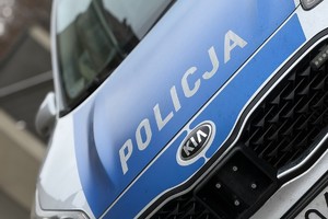 na zdjęciu maska radiowozu