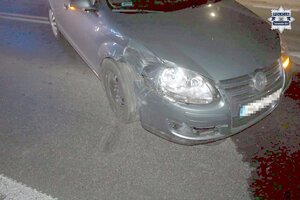 na zdjęciu pojazd z uszkodzeniami