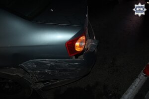 na zdjęciu pojazd z uszkodzeniami